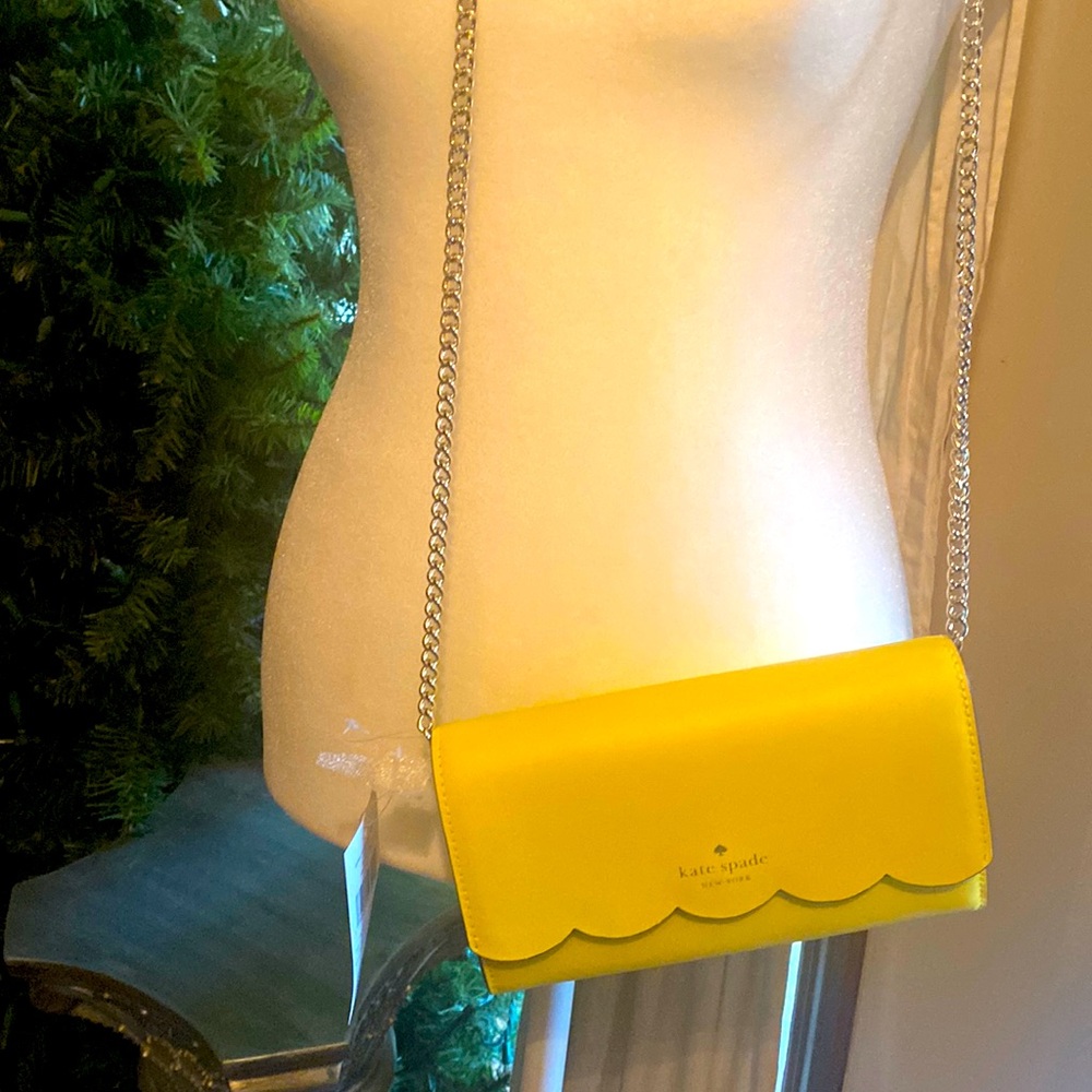 Beautiful 😻 yellow Gemma wallet with gold chain NWT